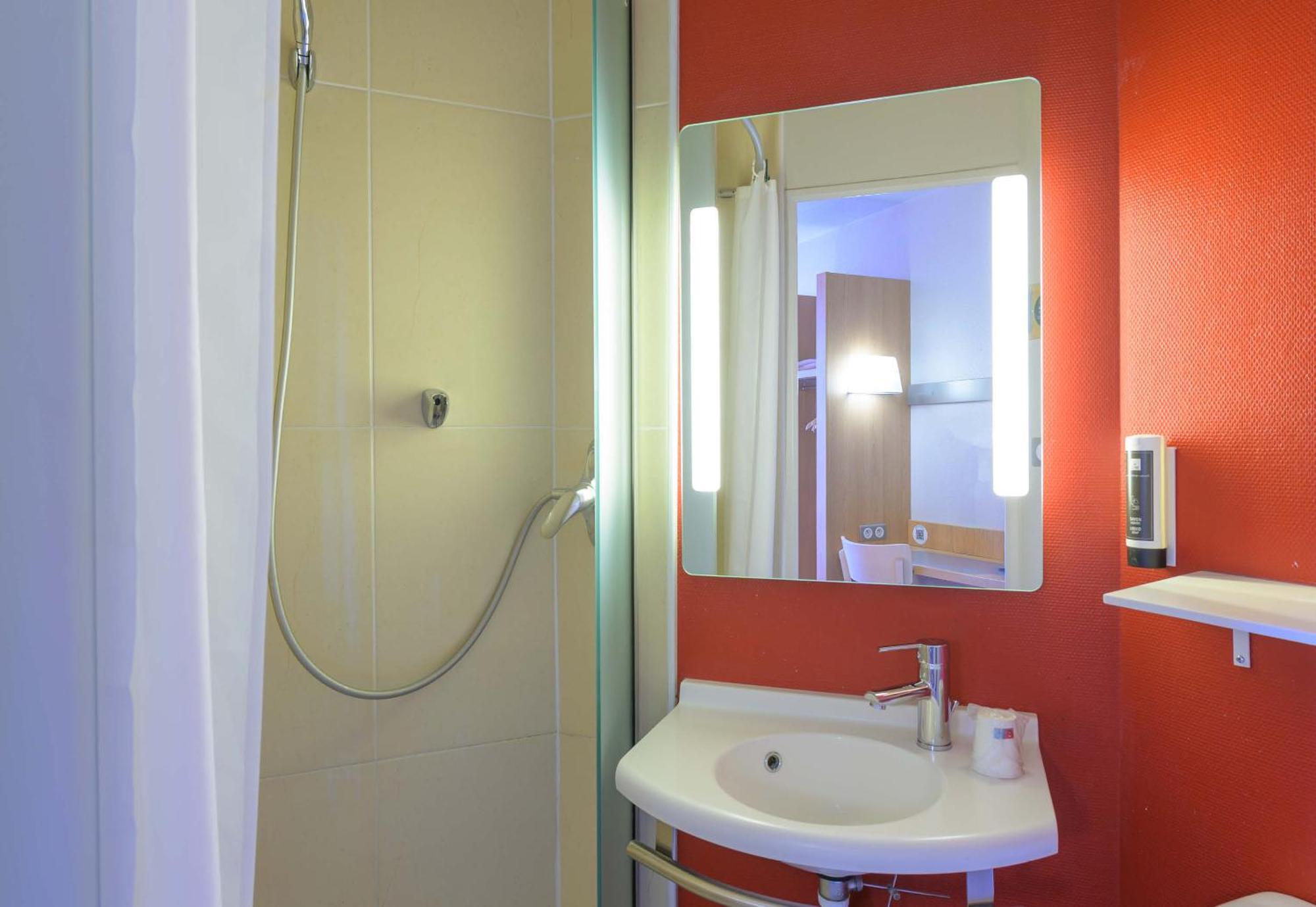 B&B Hotel Marne-La-Vallee Бюссі-Сен-Жорж Екстер'єр фото